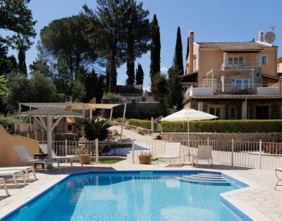 Villa St. Nicholas House, Family Friendly, Private Large Pool, 300m to the beach.